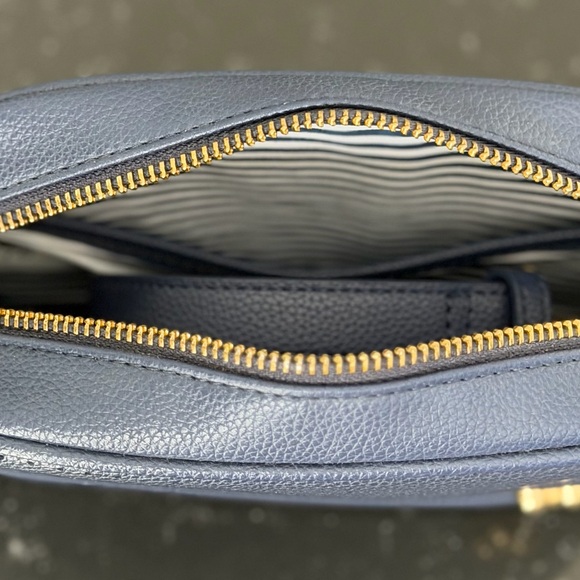 Mickey Mouse Icon Flair Belt Bag - Picture 6 of 7